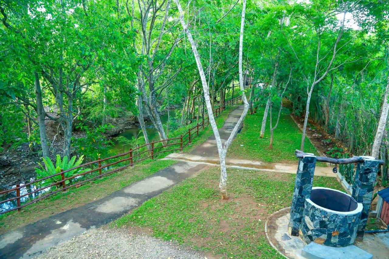 Doola River Edge Udawalawe Exterior photo