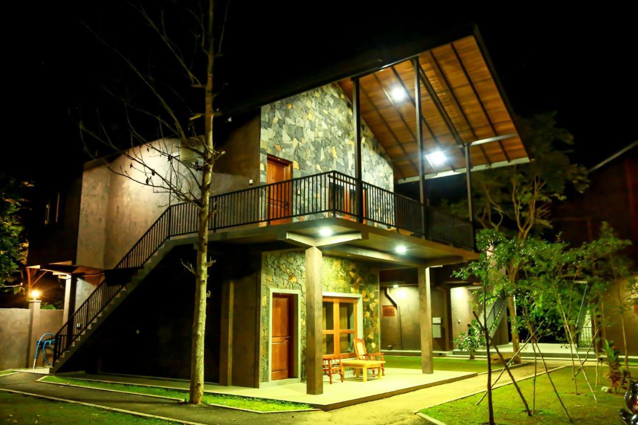 Doola River Edge Udawalawe Exterior photo