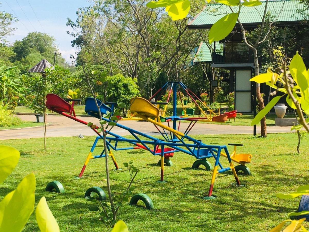 Doola River Edge Udawalawe Exterior photo
