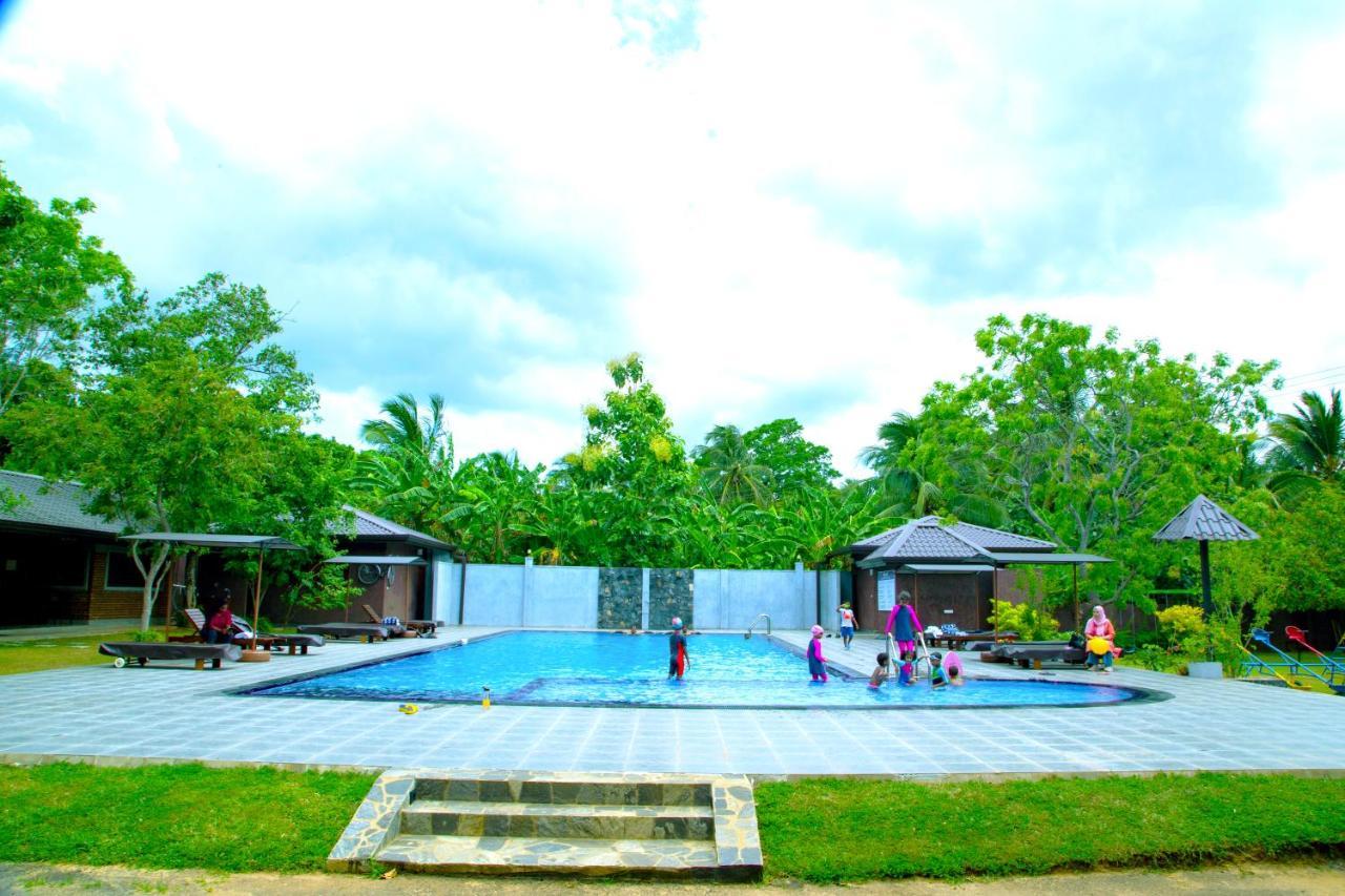 Doola River Edge Udawalawe Exterior photo